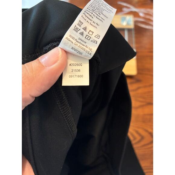 Spanx The Perfect Pant Black Crop Flare Stretch Pull On Size XL Petite - Picture 6 of 8